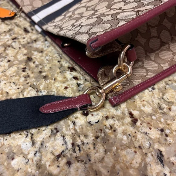 COACH TRAVEL BAG - Picture 8 of 12